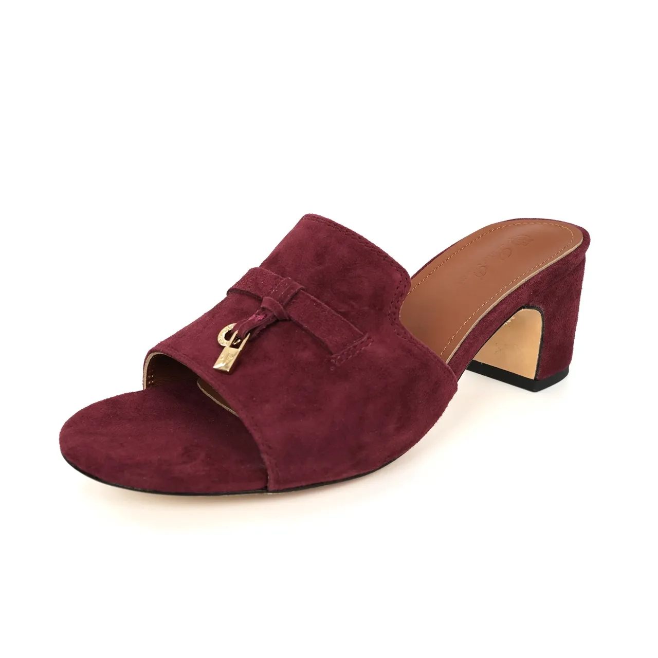 👟👟Ex-factory price 440👟👟 Genuine leather sole +30 suede sheepskin slippers with a strap decorated with Loro Piana My Charms charms and decorated with tone-on-tone stitching. Sophisticated and feminine, it pairs well with both city and resort looks. For those looking for an elegant upgrade, the summer glamor slipper is known for its slim open-back silhouette. size: 35-44 (custom-made sizes 43 and 44 are non-returnable) Upper: imported suede sheep leather (sheep), cowhide ostrich pattern, cowhide snake pattern Lining: imported high-grade mixed sheep silk Heel height: 5.5CM